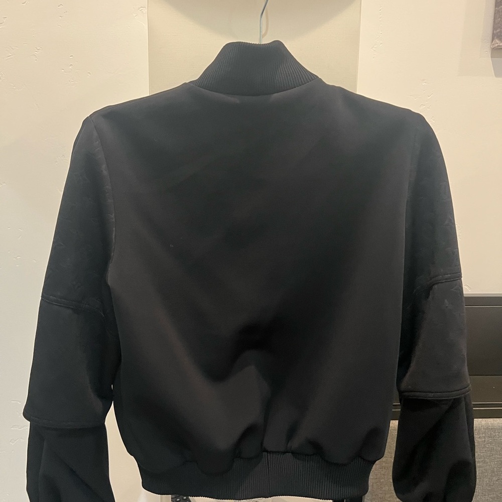 Louis Vuitton Elegant Black Jacket - Picture 5 of 6